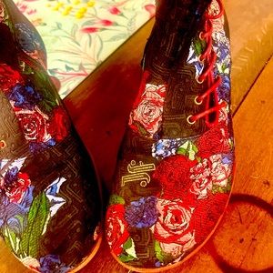 John Fluevog Rose JF ankle booties with side zipper!  Worn three times!!! Gorge!